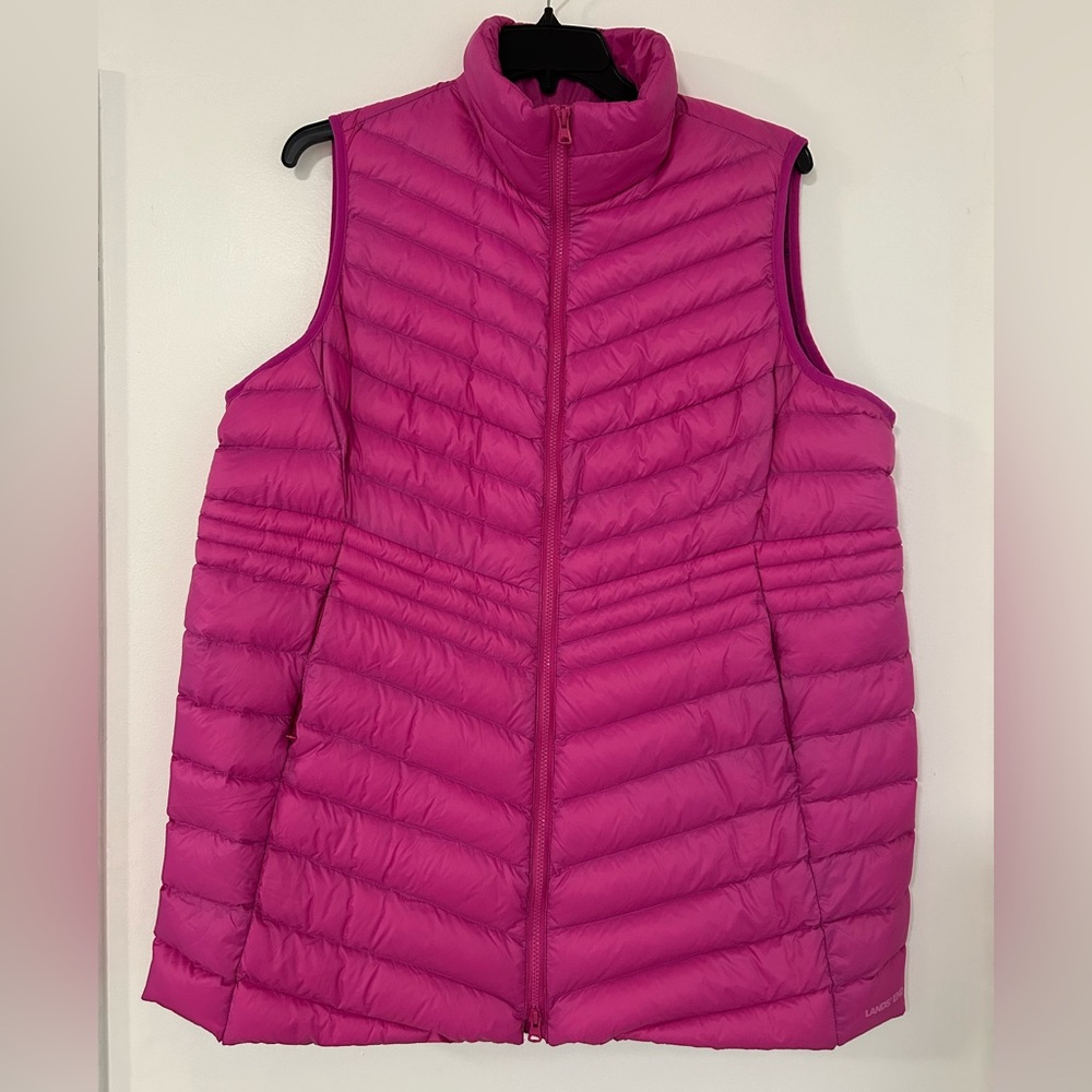 Two Land’s End Plus Size Puffer Vests! One hot pink and one navy blue! Size 1X